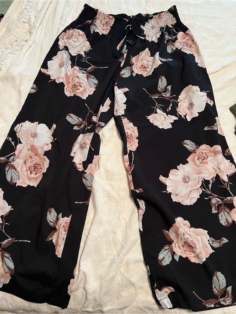 Women's Black Floral Wide-Leg Pants - Pink Rose Print